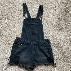 Missguided Overall Shorts Black Denim Distressed Frayed Punk Grunge, US size 6
